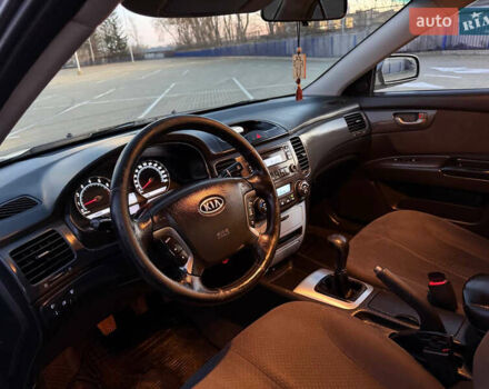 Серый Киа Маджентис, объемом двигателя 2 л и пробегом 281 тыс. км за 5250 $, фото 21 на Automoto.ua