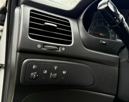 Сірий Кіа Маджентіс, об'ємом двигуна 2 л та пробігом 176 тис. км за 3900 $, фото 8 на Automoto.ua