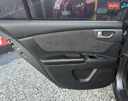 Сірий Кіа Маджентіс, об'ємом двигуна 2 л та пробігом 240 тис. км за 4999 $, фото 11 на Automoto.ua