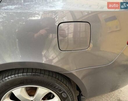 Сірий Кіа Маджентіс, об'ємом двигуна 2 л та пробігом 252 тис. км за 4500 $, фото 4 на Automoto.ua
