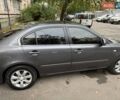 Сірий Кіа Маджентіс, об'ємом двигуна 2 л та пробігом 252 тис. км за 4500 $, фото 1 на Automoto.ua