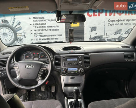 Серый Киа Маджентис, объемом двигателя 2 л и пробегом 280 тыс. км за 6000 $, фото 11 на Automoto.ua