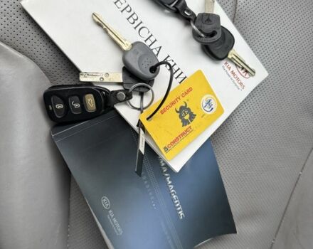 Сірий Кіа Маджентіс, об'ємом двигуна 2 л та пробігом 176 тис. км за 3900 $, фото 5 на Automoto.ua