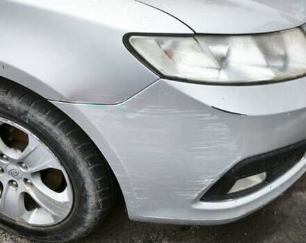 Сірий Кіа Маджентіс, об'ємом двигуна 2 л та пробігом 190 тис. км за 5200 $, фото 2 на Automoto.ua