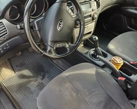 Кіа Маджентіс 2008 у Києві на Automoto.ua Сірий Кіа Маджентіс, об'ємом двигуна 2 л та пробігом 183 тис. км за 5000 $, фото 19 на Automoto.ua