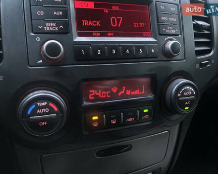 Сірий Кіа Маджентіс, об'ємом двигуна 2 л та пробігом 269 тис. км за 5350 $, фото 35 на Automoto.ua