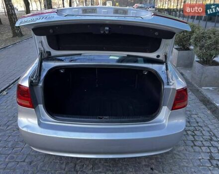 Сірий Кіа Маджентіс, об'ємом двигуна 2 л та пробігом 242 тис. км за 6200 $, фото 32 на Automoto.ua