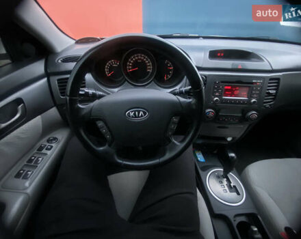 Сірий Кіа Маджентіс, об'ємом двигуна 2 л та пробігом 269 тис. км за 5350 $, фото 3 на Automoto.ua