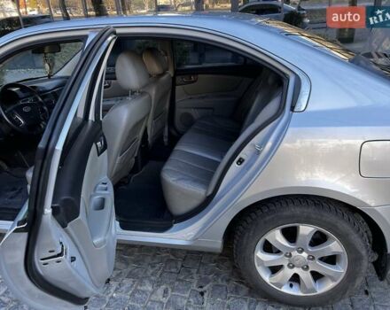 Сірий Кіа Маджентіс, об'ємом двигуна 2 л та пробігом 242 тис. км за 6200 $, фото 15 на Automoto.ua