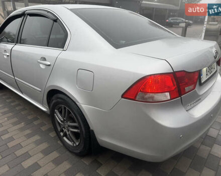 Сірий Кіа Маджентіс, об'ємом двигуна 2 л та пробігом 265 тис. км за 6500 $, фото 1 на Automoto.ua