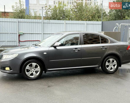 Сірий Кіа Маджентіс, об'ємом двигуна 2 л та пробігом 154 тис. км за 7500 $, фото 1 на Automoto.ua