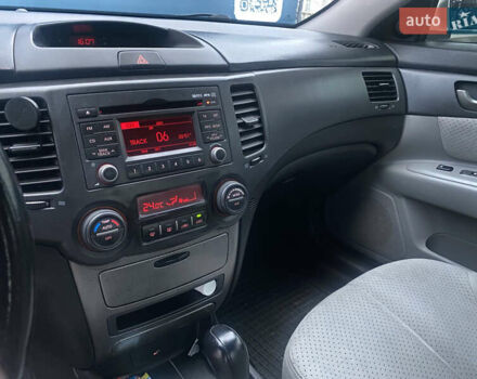 Сірий Кіа Маджентіс, об'ємом двигуна 2 л та пробігом 269 тис. км за 5350 $, фото 31 на Automoto.ua