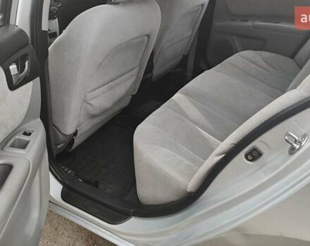 Сірий Кіа Маджентіс, об'ємом двигуна 2 л та пробігом 245 тис. км за 5700 $, фото 26 на Automoto.ua