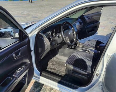 Серый Киа Маджентис, объемом двигателя 2 л и пробегом 185 тыс. км за 7150 $, фото 6 на Automoto.ua