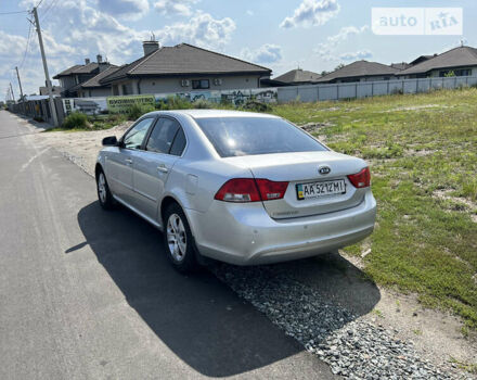 Сірий Кіа Маджентіс, об'ємом двигуна 2 л та пробігом 180 тис. км за 6150 $, фото 2 на Automoto.ua