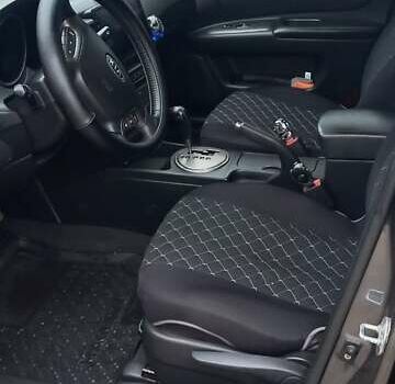 Сірий Кіа Маджентіс, об'ємом двигуна 2 л та пробігом 191 тис. км за 7700 $, фото 8 на Automoto.ua