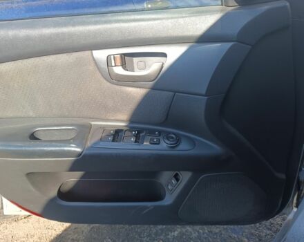 Сірий Кіа Маджентіс, об'ємом двигуна 2 л та пробігом 157 тис. км за 6000 $, фото 9 на Automoto.ua