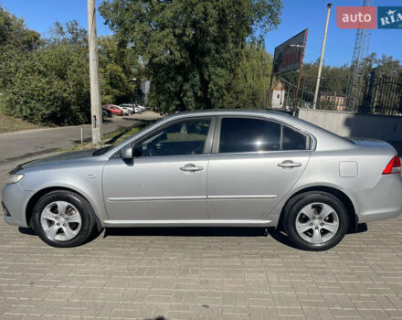 Сірий Кіа Маджентіс, об'ємом двигуна 2 л та пробігом 177 тис. км за 6800 $, фото 5 на Automoto.ua
