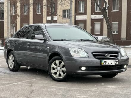 Сірий Кіа Маджентіс, об'ємом двигуна 2 л та пробігом 300 тис. км за 5000 $, фото 1 на Automoto.ua
