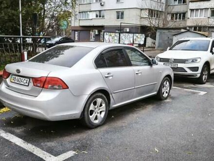 Сірий Кіа Маджентіс, об'ємом двигуна 2 л та пробігом 190 тис. км за 5200 $, фото 1 на Automoto.ua
