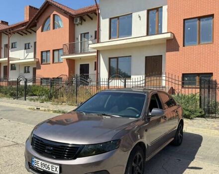 Сірий Кіа Маджентіс, об'ємом двигуна 2 л та пробігом 297 тис. км за 4550 $, фото 1 на Automoto.ua