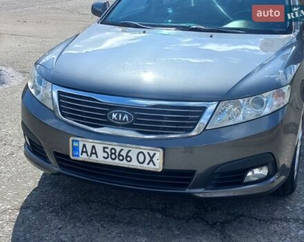 Сірий Кіа Маджентіс, об'ємом двигуна 2 л та пробігом 295 тис. км за 6000 $, фото 1 на Automoto.ua