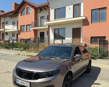 Сірий Кіа Маджентіс, об'ємом двигуна 2 л та пробігом 297 тис. км за 4550 $, фото 1 на Automoto.ua