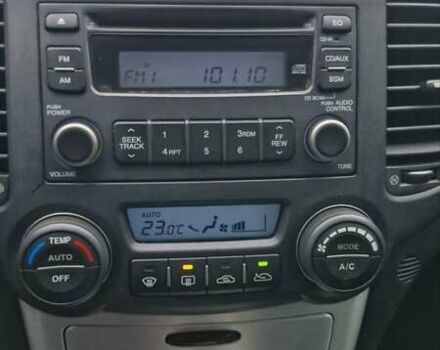 Синій Кіа Маджентіс, об'ємом двигуна 2 л та пробігом 110 тис. км за 5700 $, фото 13 на Automoto.ua