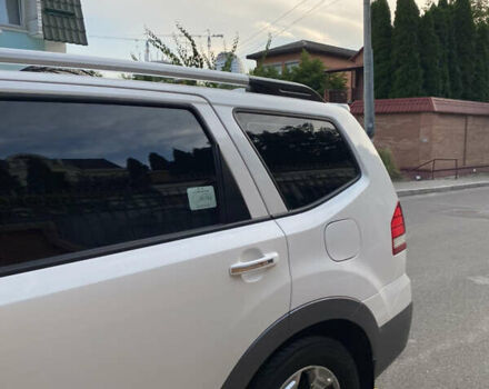 Білий Кіа Мохаве, об'ємом двигуна 3 л та пробігом 83 тис. км за 27500 $, фото 13 на Automoto.ua