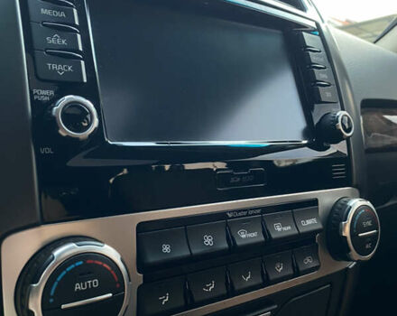 Білий Кіа Мохаве, об'ємом двигуна 3 л та пробігом 83 тис. км за 27500 $, фото 49 на Automoto.ua