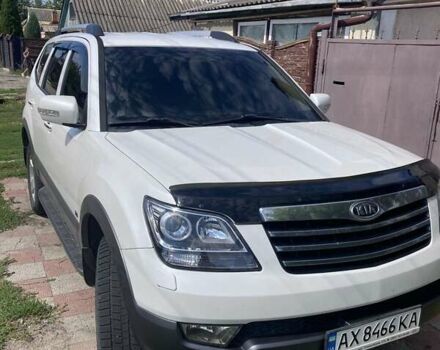 Белый Киа Мохаве, объемом двигателя 3.78 л и пробегом 267 тыс. км за 11350 $, фото 1 на Automoto.ua