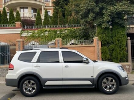 Белый Киа Мохаве, объемом двигателя 3 л и пробегом 83 тыс. км за 27500 $, фото 1 на Automoto.ua