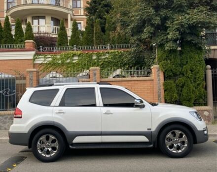 Белый Киа Мохаве, объемом двигателя 3 л и пробегом 83 тыс. км за 27500 $, фото 1 на Automoto.ua