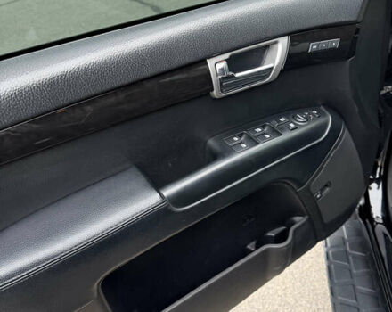 Чорний Кіа Мохаве, об'ємом двигуна 2.96 л та пробігом 232 тис. км за 14500 $, фото 13 на Automoto.ua