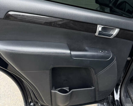 Чорний Кіа Мохаве, об'ємом двигуна 2.96 л та пробігом 232 тис. км за 14500 $, фото 12 на Automoto.ua