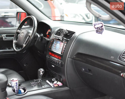 Черный Киа Мохаве, объемом двигателя 2.96 л и пробегом 160 тыс. км за 15500 $, фото 7 на Automoto.ua