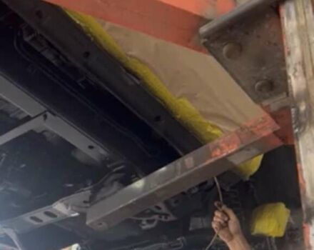 Черный Киа Мохаве, объемом двигателя 2.96 л и пробегом 315 тыс. км за 12500 $, фото 31 на Automoto.ua