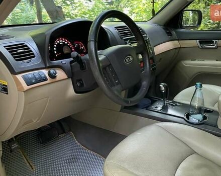 Черный Киа Мохаве, объемом двигателя 2.96 л и пробегом 315 тыс. км за 12500 $, фото 10 на Automoto.ua