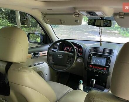 Черный Киа Мохаве, объемом двигателя 2.96 л и пробегом 315 тыс. км за 12500 $, фото 18 на Automoto.ua