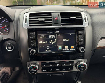 Черный Киа Мохаве, объемом двигателя 2.96 л и пробегом 190 тыс. км за 16900 $, фото 12 на Automoto.ua