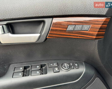 Черный Киа Мохаве, объемом двигателя 2.96 л и пробегом 190 тыс. км за 16900 $, фото 17 на Automoto.ua