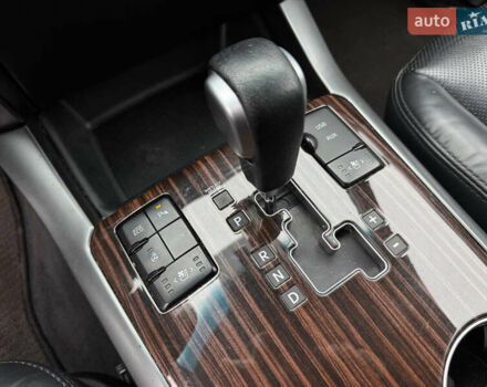 Черный Киа Мохаве, объемом двигателя 2.96 л и пробегом 190 тыс. км за 16900 $, фото 15 на Automoto.ua