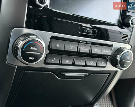 Черный Киа Мохаве, объемом двигателя 2.96 л и пробегом 188 тыс. км за 23500 $, фото 50 на Automoto.ua