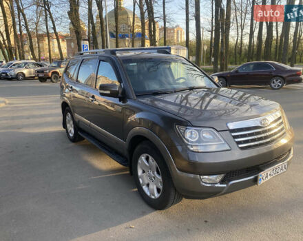 Коричневый Киа Мохаве, объемом двигателя 2.96 л и пробегом 255 тыс. км за 11400 $, фото 1 на Automoto.ua