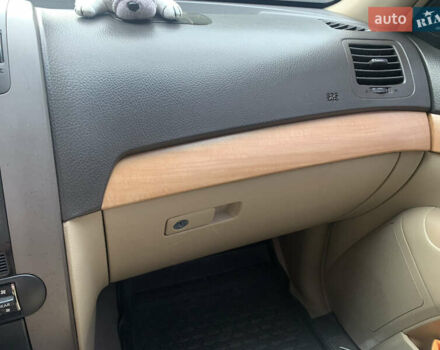 Киа Мохаве, объемом двигателя 2.96 л и пробегом 261 тыс. км за 15000 $, фото 16 на Automoto.ua