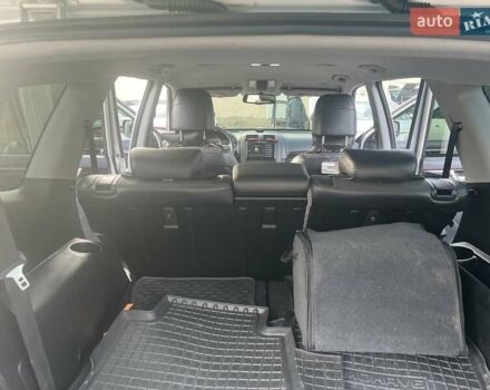 Серый Киа Мохаве, объемом двигателя 3.78 л и пробегом 118 тыс. км за 14000 $, фото 15 на Automoto.ua