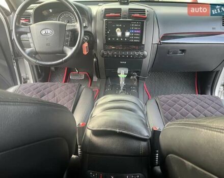 Серый Киа Мохаве, объемом двигателя 3.78 л и пробегом 118 тыс. км за 14000 $, фото 20 на Automoto.ua