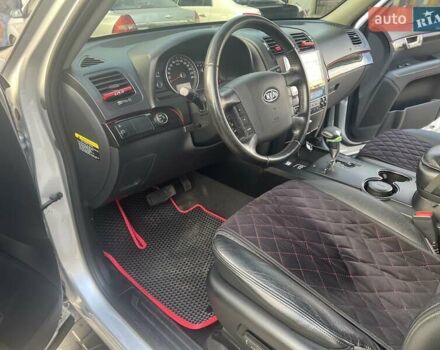 Серый Киа Мохаве, объемом двигателя 3.78 л и пробегом 118 тыс. км за 14000 $, фото 13 на Automoto.ua