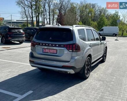 Серый Киа Мохаве, объемом двигателя 3 л и пробегом 62 тыс. км за 48500 $, фото 4 на Automoto.ua