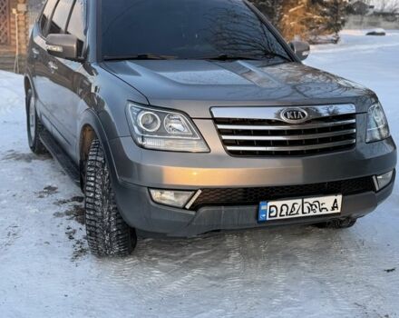 Серый Киа Мохаве, объемом двигателя 3 л и пробегом 239 тыс. км за 15000 $, фото 1 на Automoto.ua